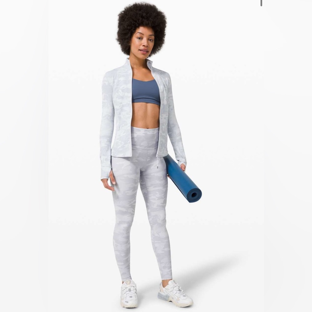 Lululemon x SoulCycle Wunder Under High-Rise Tight
White Camo 25”